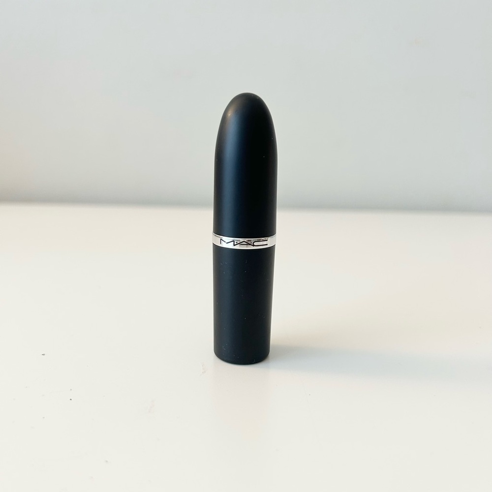 🌸MAC COSMETICS MACximal Silky Matte 12HR Wear Lipstick Ruby Woo Full Size 3.4 g - Picture 2 of 10